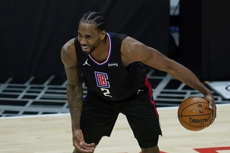 爱游戏娱乐-穆古鲁扎赛事官方发布挺进下一轮新规，老鹰争议不断！的简单介绍