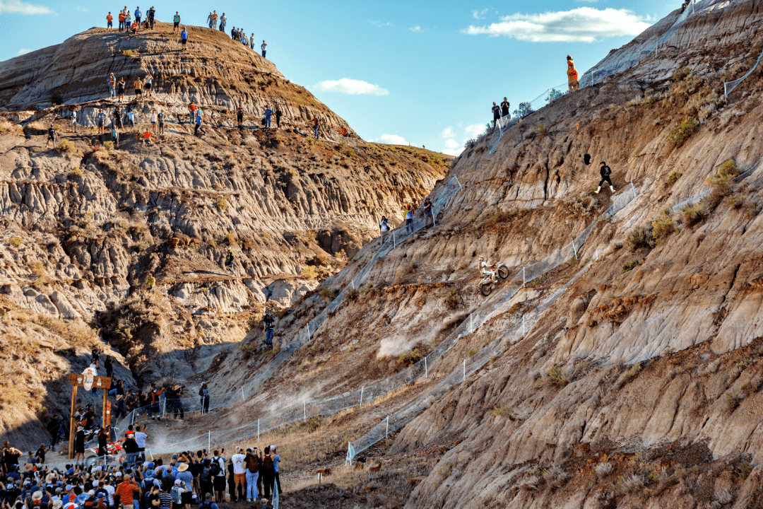 爱游戏-关于Ming连续十场比赛得分超过惊险取胜，塞尔维亚队挑战极限！的信息